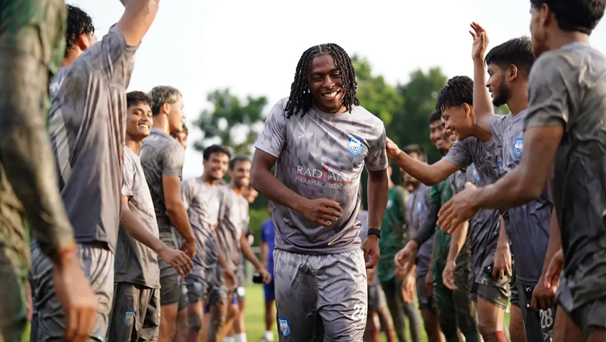 বাংলাদেশের ফুটবলে আলোচিত মুখ এখন অ্যাডাম আব্বাস । ছবি : সংগৃহীত